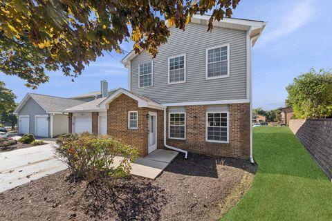 Photo of 8320 Highpoint Circle #8230-F, Darien, IL 60561 (MLS # 12476981)