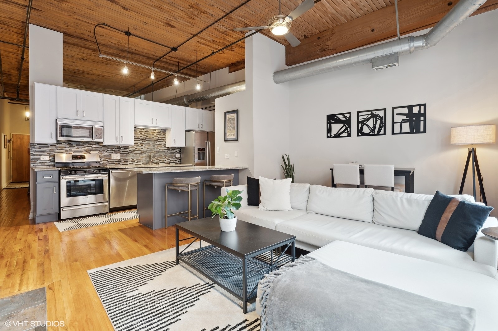 1670 N Claremont Avenue 106