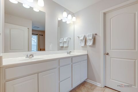 Tiny photo for 34075 N Jenna Lane, Gurnee, IL 60031 (MLS # 12497406)