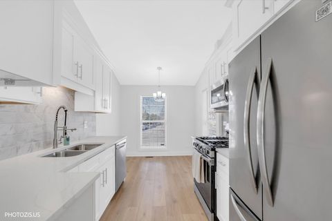 Tiny photo for 2831 S Embers Lane, Arlington Heights, IL 60005 (MLS # 12596432)