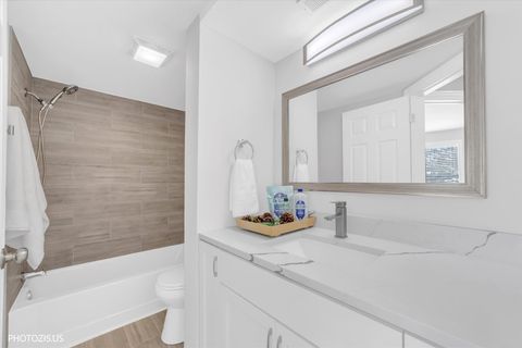 Tiny photo for 2831 S Embers Lane, Arlington Heights, IL 60005 (MLS # 12596432)