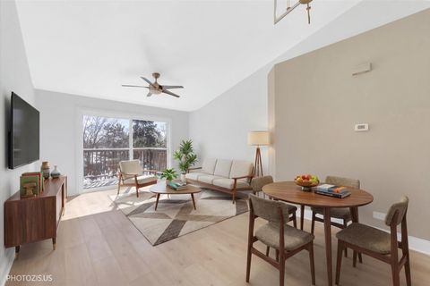 Tiny photo for 2831 S Embers Lane, Arlington Heights, IL 60005 (MLS # 12596432)