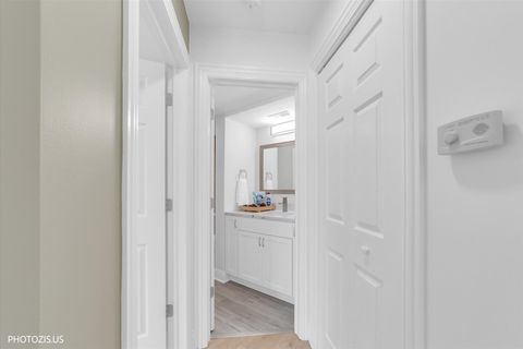 Tiny photo for 2831 S Embers Lane, Arlington Heights, IL 60005 (MLS # 12596432)