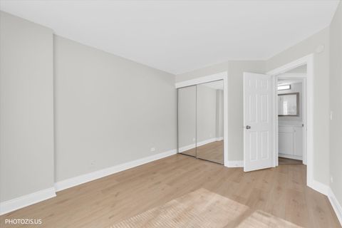 Tiny photo for 2831 S Embers Lane, Arlington Heights, IL 60005 (MLS # 12596432)