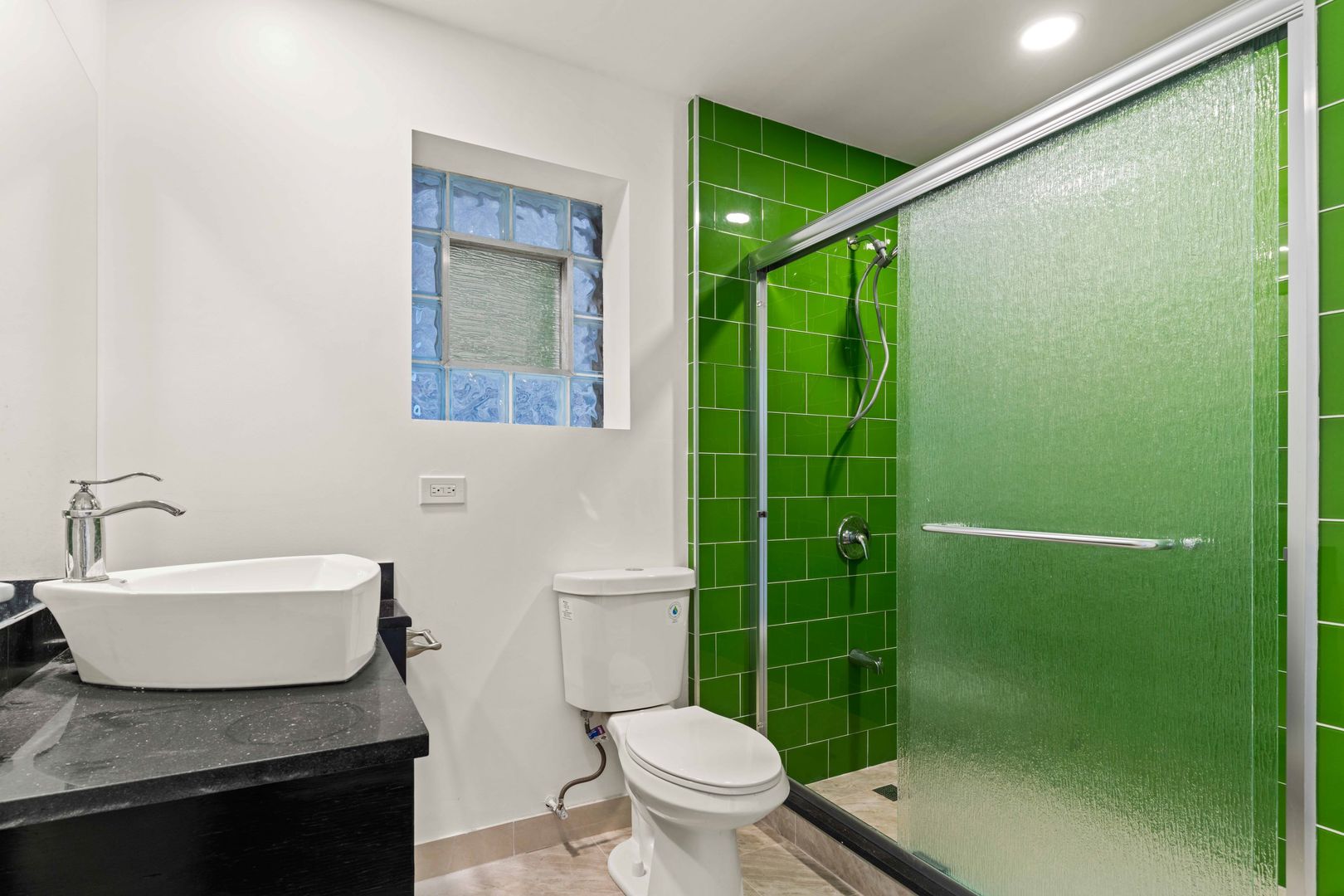 2507 W 45th Place