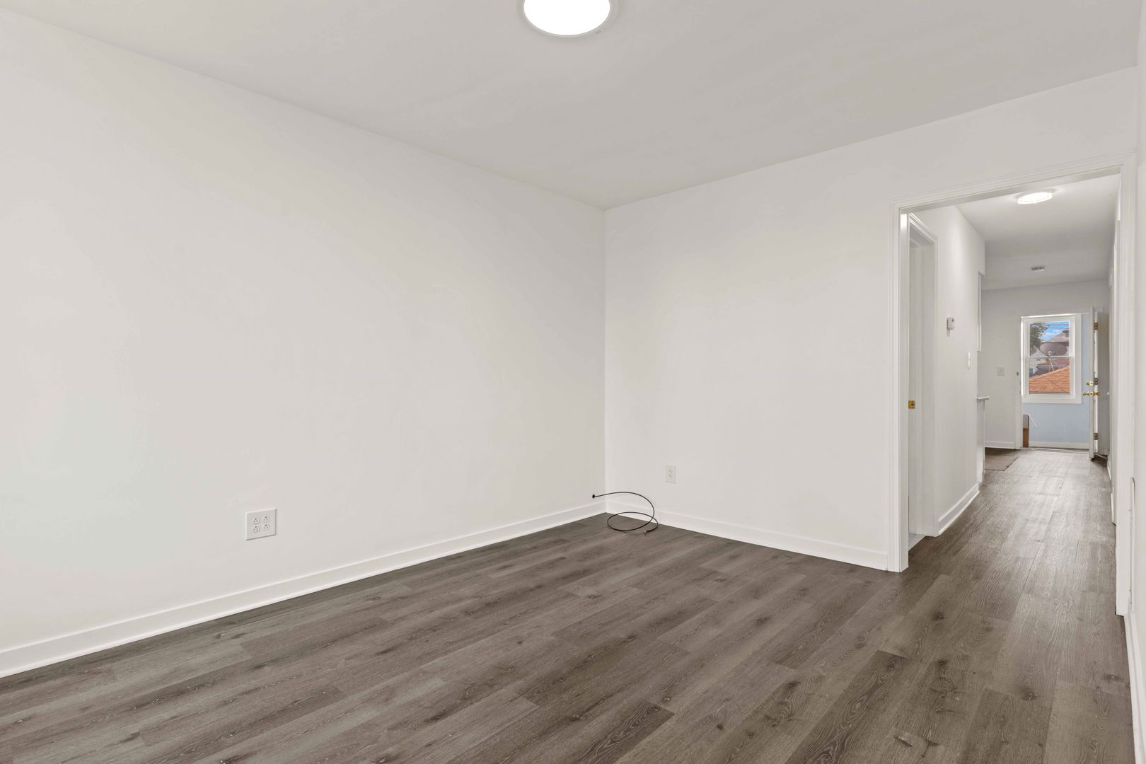 2507 W 45th Place