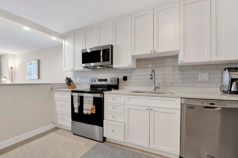 Tiny photo for 1560 N Sandburg Terrace #4109J, Chicago, IL 60610 (MLS # 12508611)
