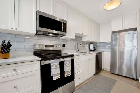 Tiny photo for 1560 N Sandburg Terrace #4109J, Chicago, IL 60610 (MLS # 12508611)