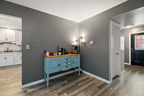 Tiny photo for 29W477 Blackthorn Lane, Warrenville, IL 60555 (MLS # 12519902)