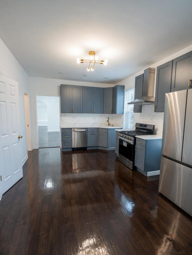 1439 W 16th Street 0