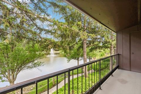 Tiny photo for 1320 Cass Lane W #201, Westmont, IL 60559 (MLS # 12679295)