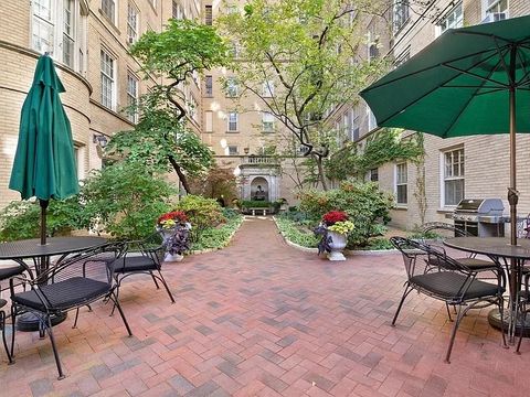 Tiny photo for 70 E Scott Street #307, Chicago, IL 60610 (MLS # 12606360)