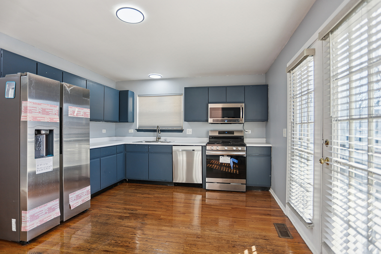 3127 W Fulton Street