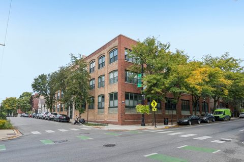 3201 N Ravenswood Avenue 301 Chicago IL 60657