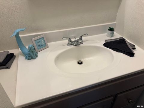 Tiny photo for 1014 E BROADWAY Street, Centralia, IL 62801 (MLS # EB457680)