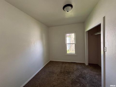 Tiny photo for 1014 E BROADWAY Street, Centralia, IL 62801 (MLS # EB457680)