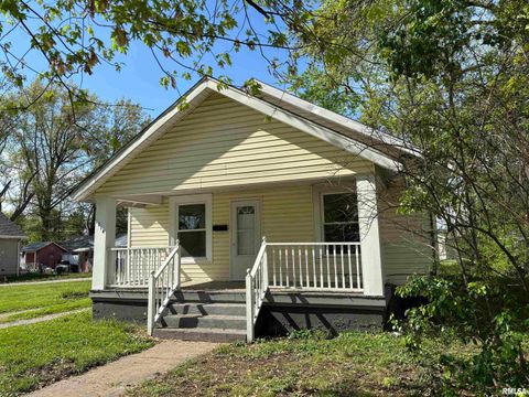 Tiny photo for 1014 E BROADWAY Street, Centralia, IL 62801 (MLS # EB457680)
