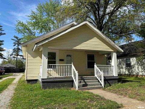 Tiny photo for 1014 E BROADWAY Street, Centralia, IL 62801 (MLS # EB457680)
