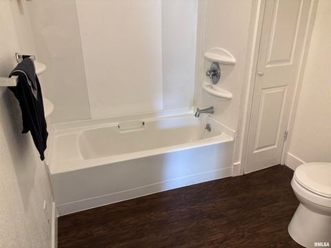 Tiny photo for 1014 E BROADWAY Street, Centralia, IL 62801 (MLS # EB457680)