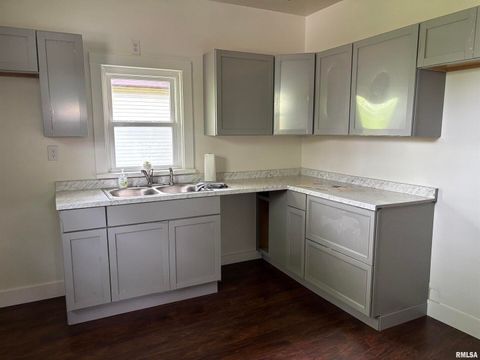 Tiny photo for 1014 E BROADWAY Street, Centralia, IL 62801 (MLS # EB457680)