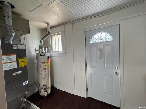 Tiny photo for 1014 E BROADWAY Street, Centralia, IL 62801 (MLS # EB457680)