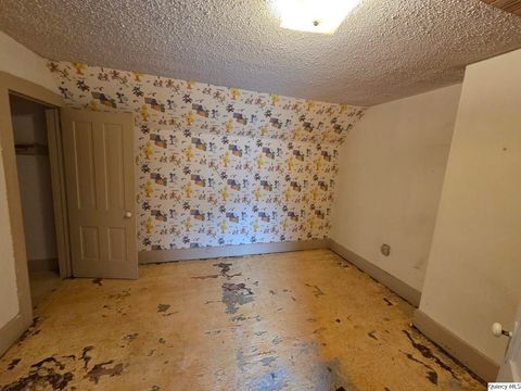 Tiny photo for 1324 N 9th St, Quincy, IL 62301 (MLS # 12472136)