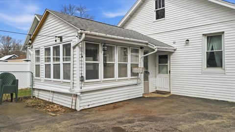 Tiny photo for 318 Spruce Street, Dixon, IL 61021 (MLS # 12599422)