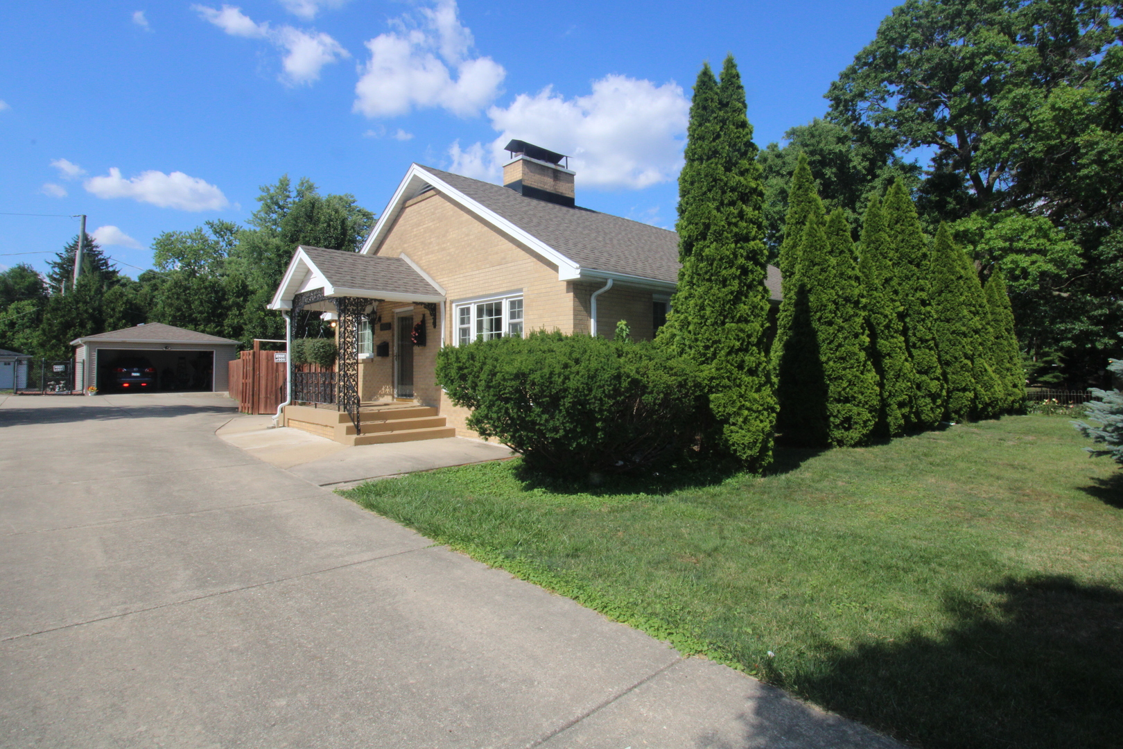 1005 Black Road