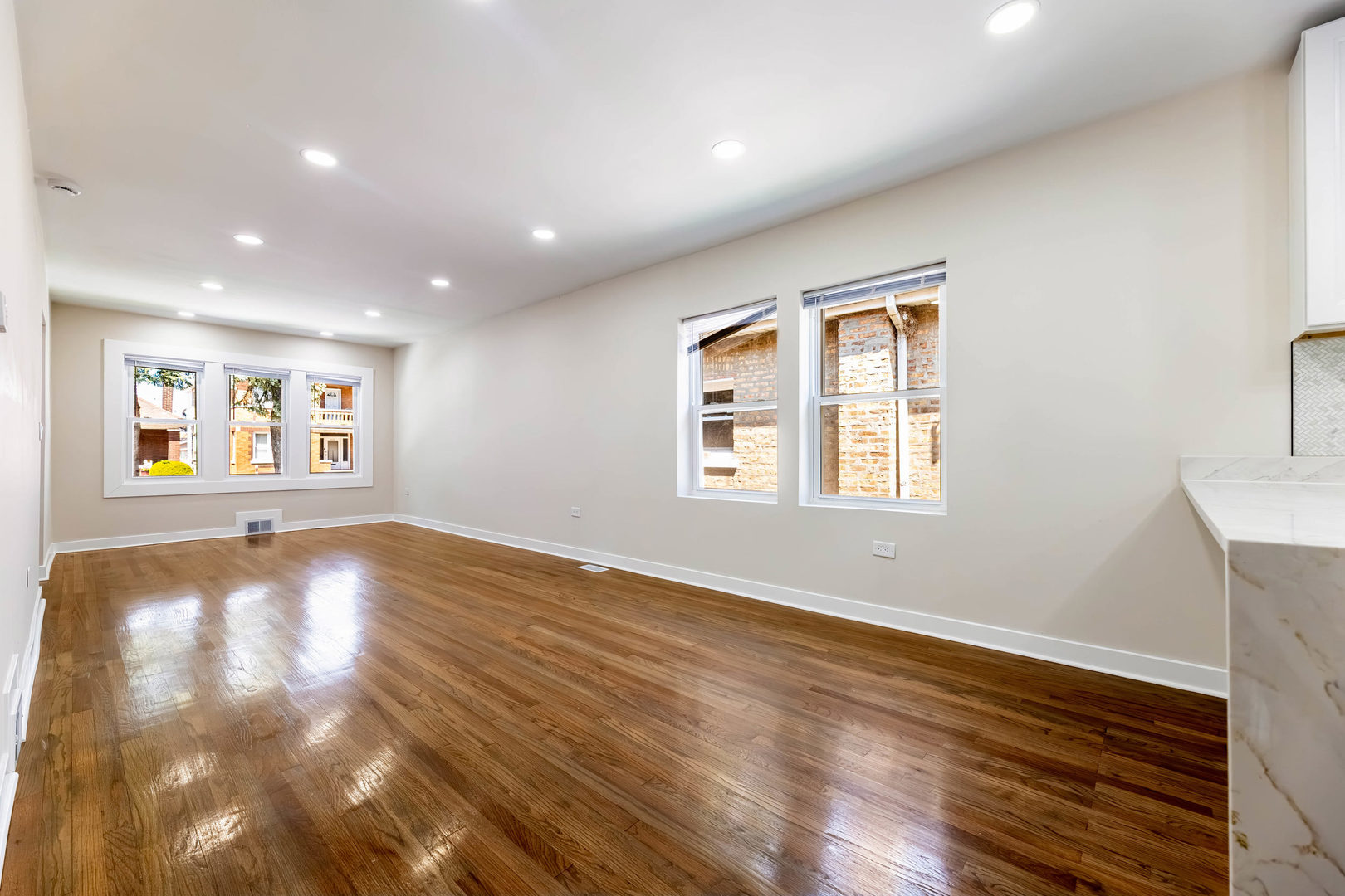 5535 S FAIRFIELD Avenue