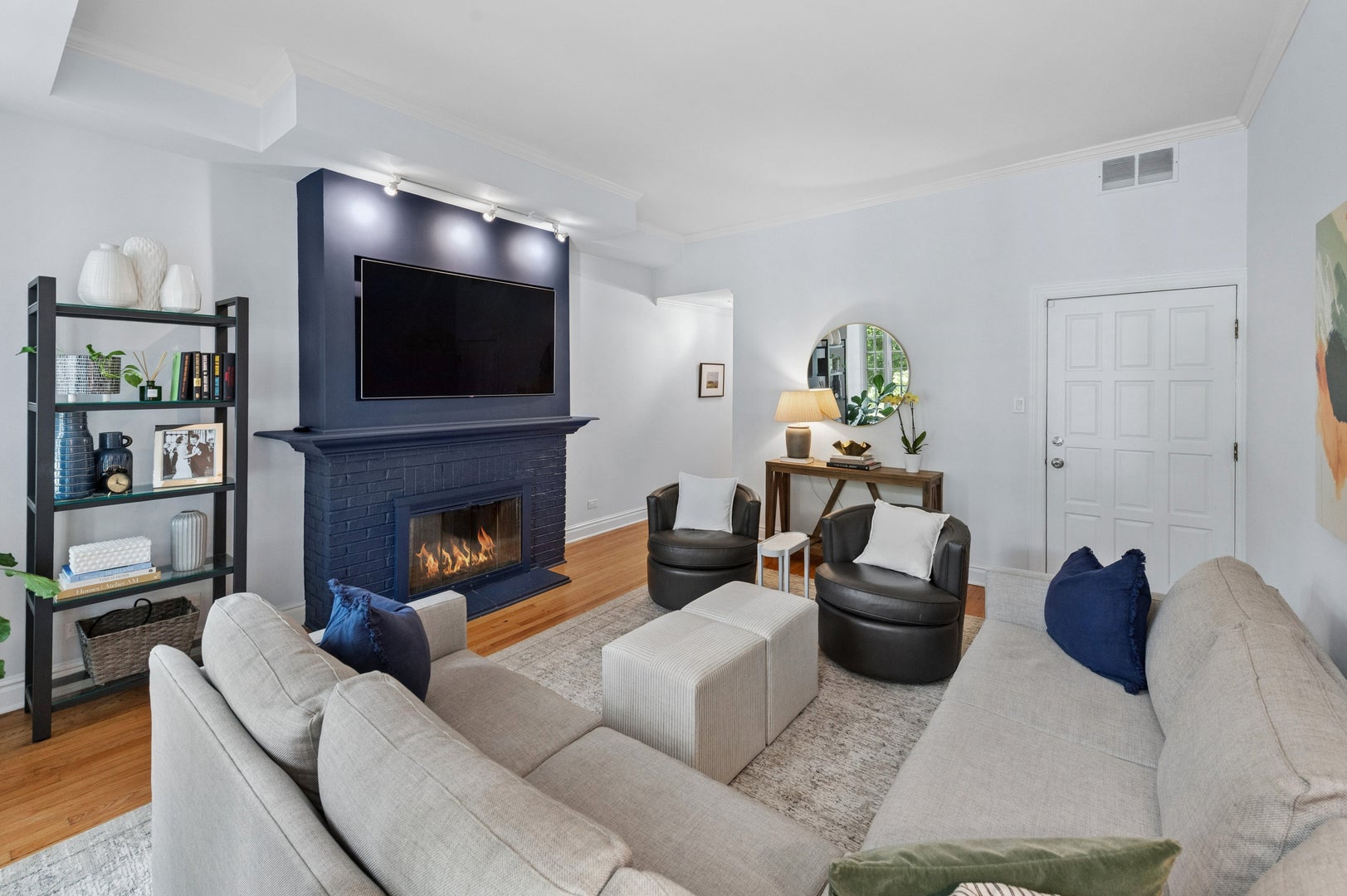 317 W Webster Avenue 1
