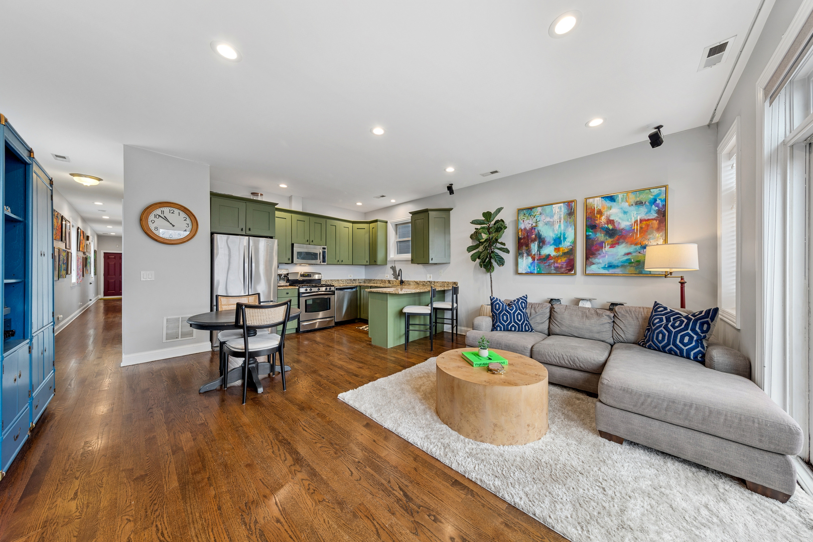 2846 N Damen Avenue 3