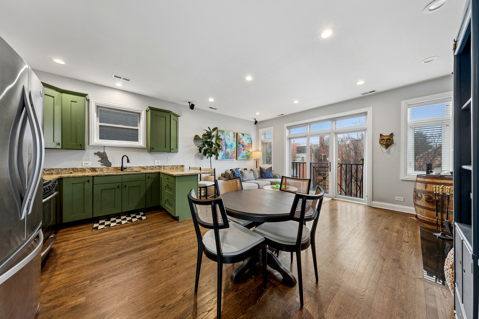 2846 N Damen Avenue 3