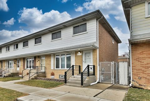 9824 Garden Court Schiller Park IL 60176