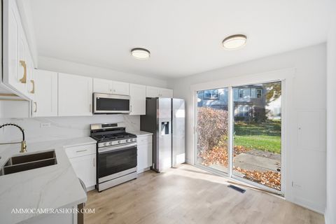 Tiny photo for 1329 Gloucester Circle, Carol Stream, IL 60188 (MLS # 12514907)