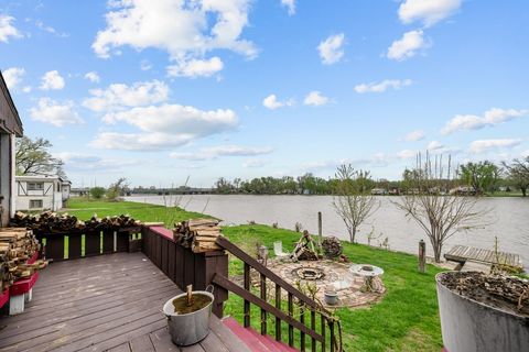 Tiny photo for 3213 South Shore Drive, Moline, IL 61265 (MLS # 12622867)