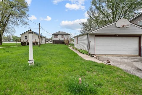 Tiny photo for 3213 South Shore Drive, Moline, IL 61265 (MLS # 12622867)