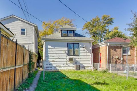 Tiny photo for 3449 N Kostner Avenue, Chicago, IL 60641 (MLS # 12509915)