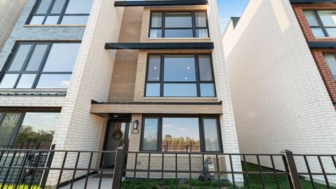 3124 S Benson Street 6 Chicago IL 60608