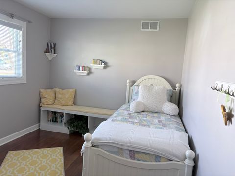 Tiny photo for 924 Spring Avenue, St. Charles, IL 60174 (MLS # 12613482)