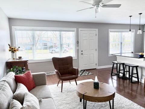 Tiny photo for 924 Spring Avenue, St. Charles, IL 60174 (MLS # 12613482)