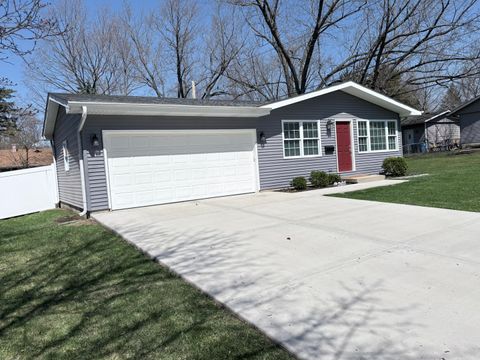 Tiny photo for 924 Spring Avenue, St. Charles, IL 60174 (MLS # 12613482)