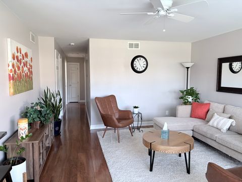 Tiny photo for 924 Spring Avenue, St. Charles, IL 60174 (MLS # 12613482)