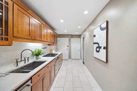 Tiny photo for 813 W Oakdale Avenue #1W, Chicago, IL 60657 (MLS # 12797849)