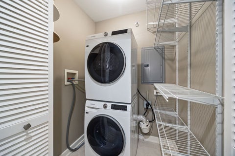 Tiny photo for 813 W Oakdale Avenue #1W, Chicago, IL 60657 (MLS # 12797849)