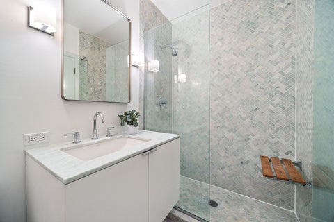 Tiny photo for 813 W Oakdale Avenue #1W, Chicago, IL 60657 (MLS # 12797849)