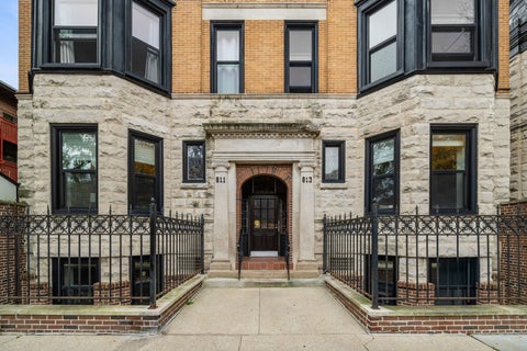 Tiny photo for 813 W Oakdale Avenue #1W, Chicago, IL 60657 (MLS # 12797849)