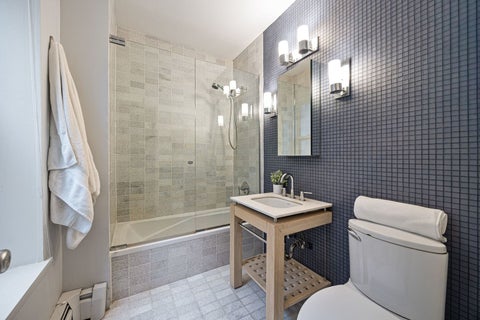 Tiny photo for 813 W Oakdale Avenue #1W, Chicago, IL 60657 (MLS # 12797849)