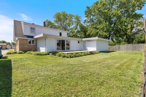 Tiny photo for 5446 Highland Court, Crestwood, IL 60418 (MLS # 12748305)
