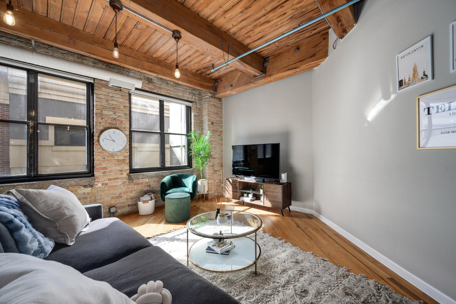 225 W Huron Street 505
