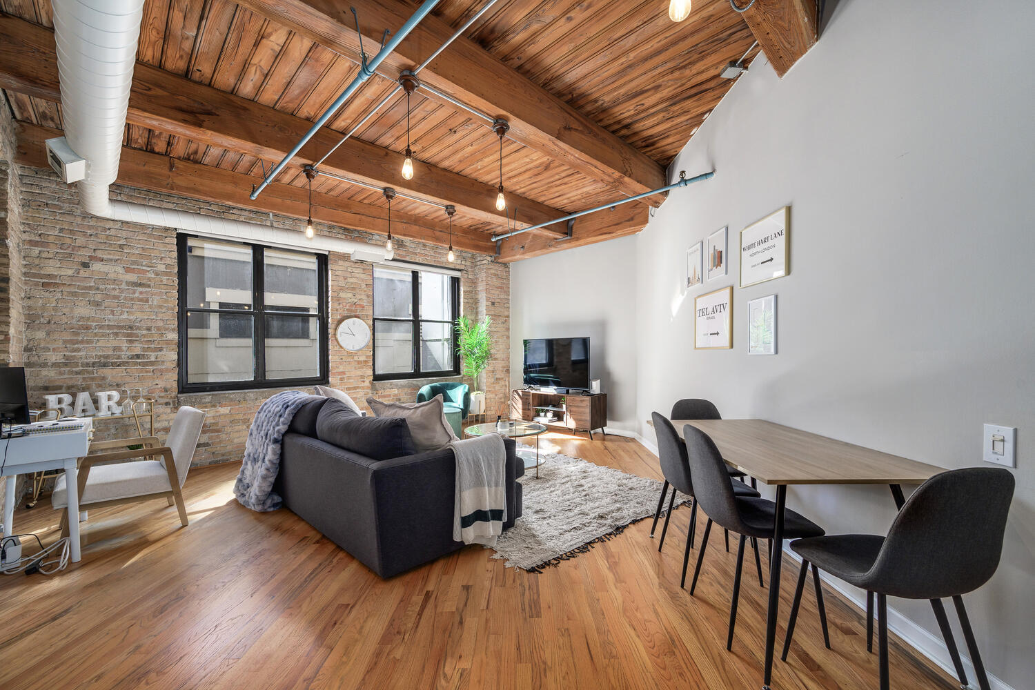225 W Huron Street 505